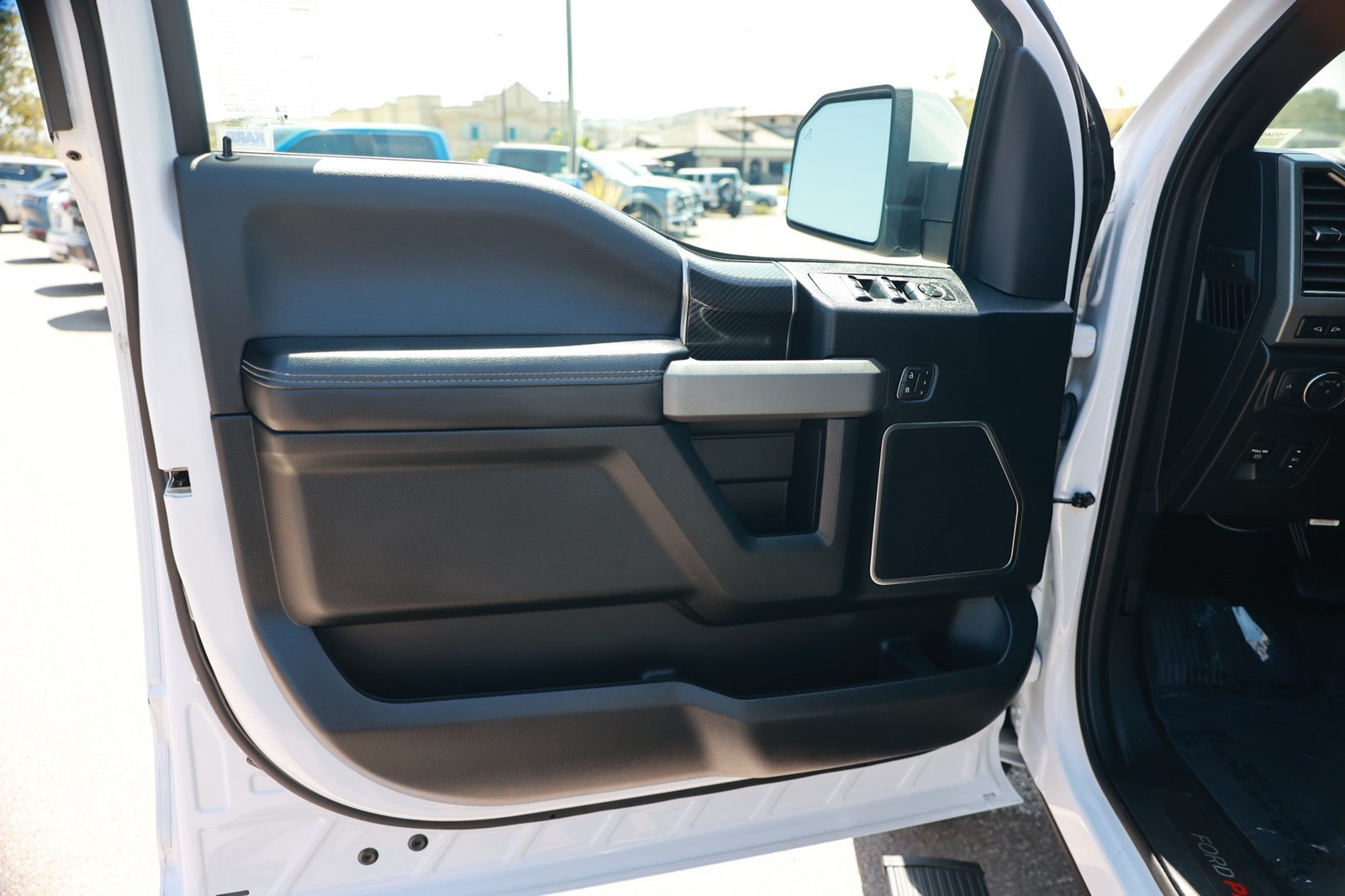 Used 2020 Ford F150 Raptor w/ Equipment Group 802A Luxury AWD/4WD image 17