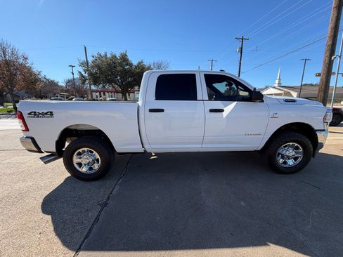 Used 2022 RAM 2500 Tradesman w/ Chrome Appearance Group image 8
