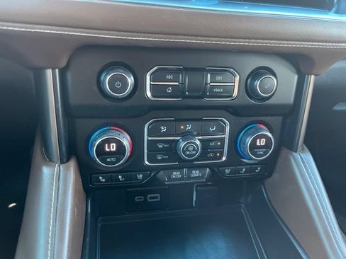 Used 2023 Chevrolet Tahoe High Country w/ Premium Package 2 AWD/4WD image 22