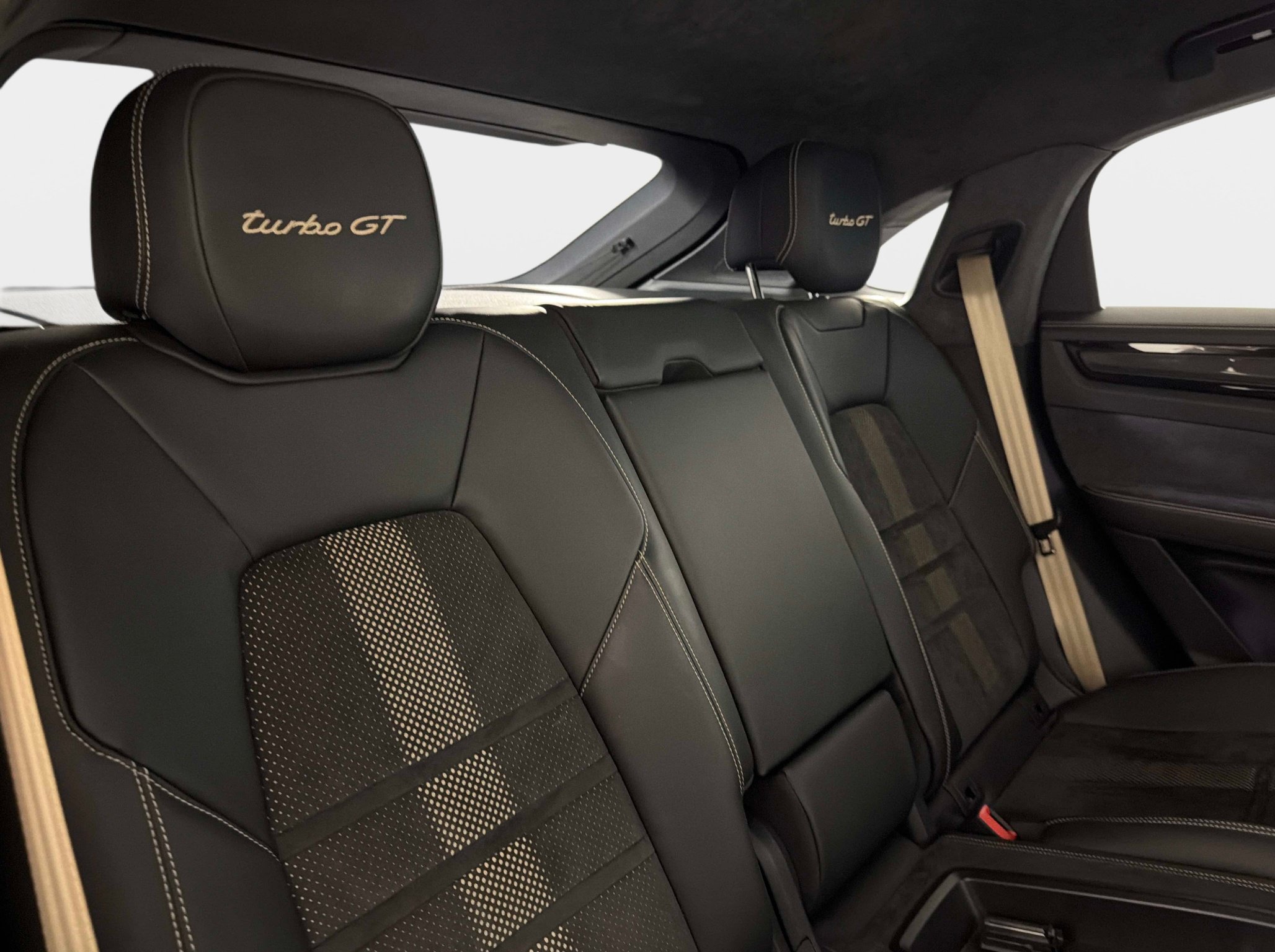 Used 2022 Porsche Cayenne Turbo GT AWD/4WD image 23