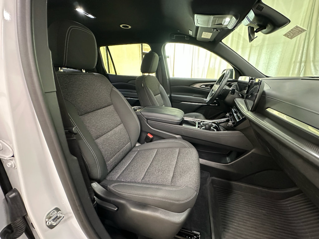 Certified 2024 Chevrolet Traverse LT w/ LPO, Floor Liner Package FWD image 15