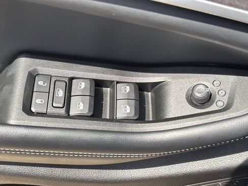 Used 2024 Jeep Grand Cherokee Limited AWD/4WD image 22