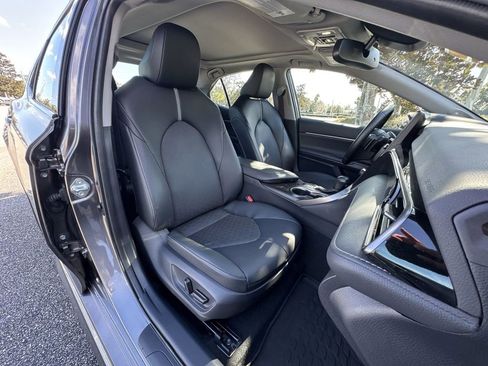 Used 2022 Toyota Camry XSE image 29