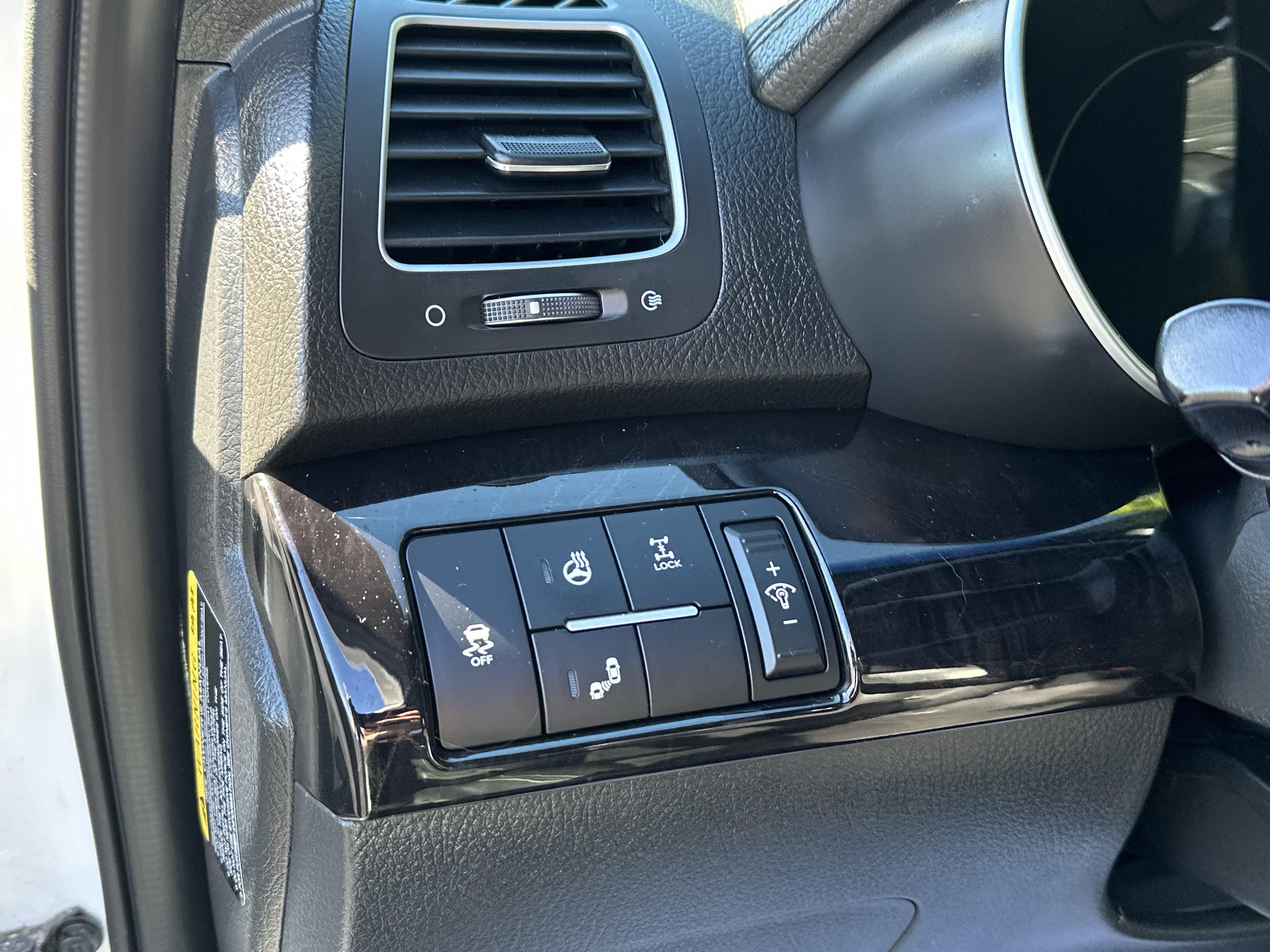 Used 2015 Kia Sorento SX AWD/4WD image 14