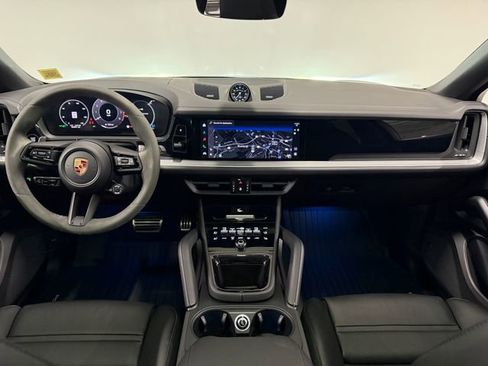 Certified 2024 Porsche Cayenne Coupe image 15