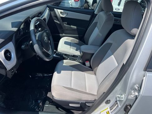 Used 2017 Toyota Corolla LE w/ Carpet Mat Package (TMS) FWD image 11