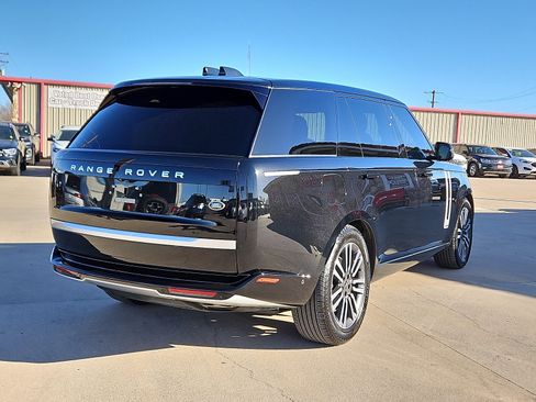 Used 2023 Land Rover Range Rover Long Wheelbase Autobiography image 3
