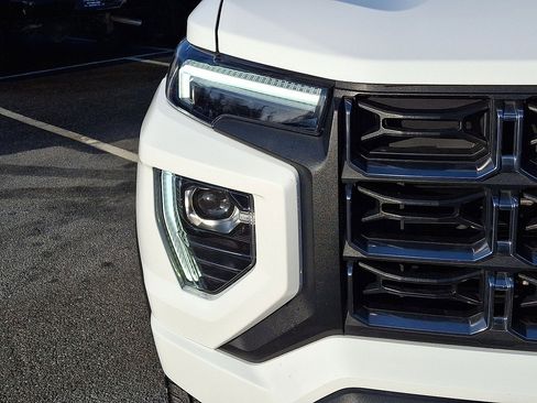 Used 2024 GMC Canyon AT4 image 28