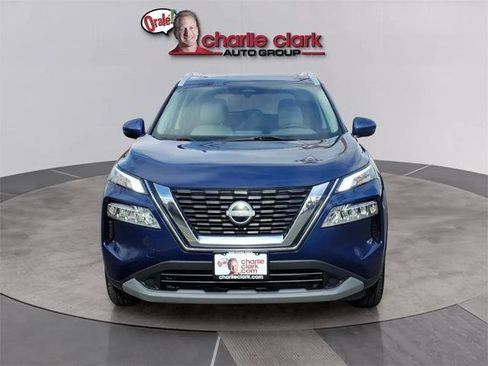 Certified 2022 Nissan Rogue SV w/ SV Premium Package image 8