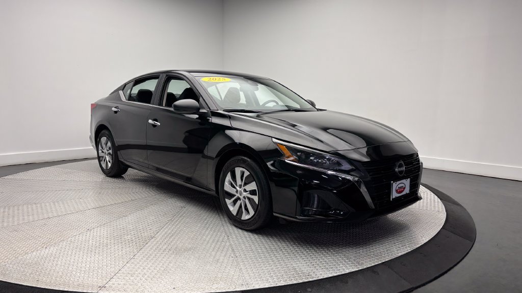 Used 2025 Nissan Altima 2.5 S FWD image 37