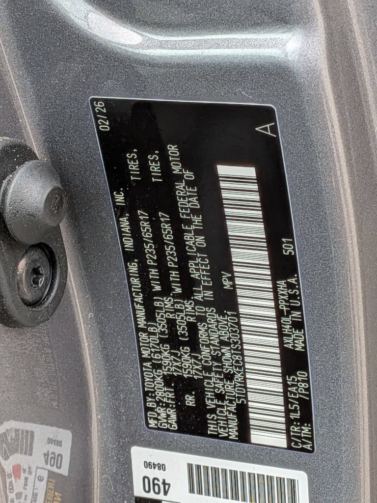 Used 2026 Toyota Sienna XLE FWD image 44