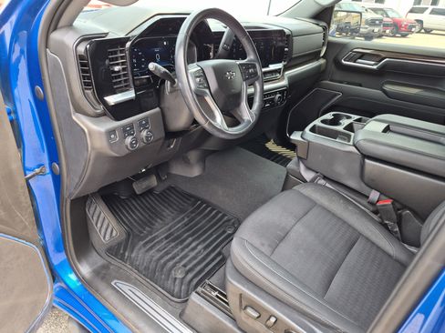 Used 2022 Chevrolet Silverado 1500 RST AWD/4WD image 13