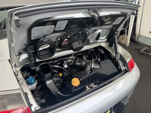 Used 1999 Porsche 911 Cabriolet image 40