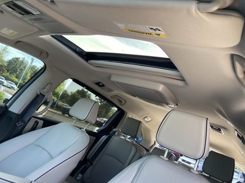 Used 2025 Honda Odyssey Touring image 29