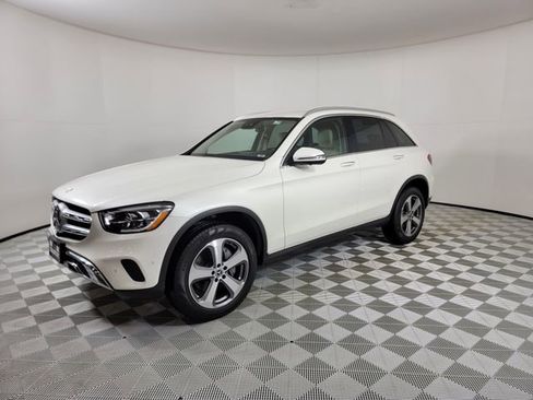 Certified 2022 Mercedes-Benz GLC 300 4MATIC image 4
