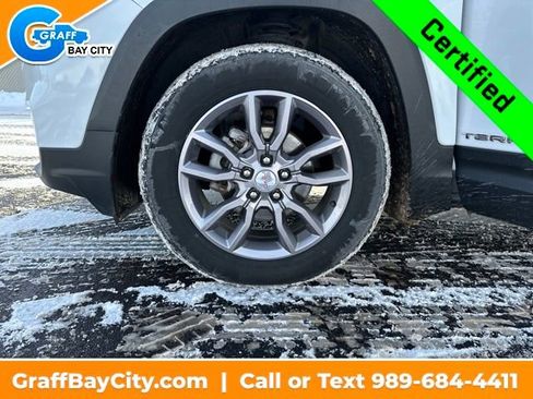 Certified 2023 GMC Terrain SLT image 25