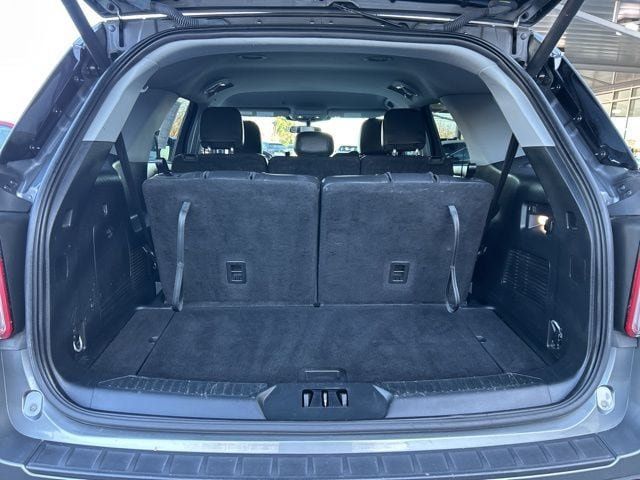 Used 2023 Ford Explorer XLT w/ Equipment Group 202A AWD/4WD image 29