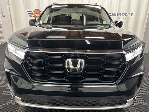 Used 2024 Honda Pilot Elite image 3
