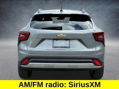 Used 2024 Chevrolet Trax LT FWD image 4