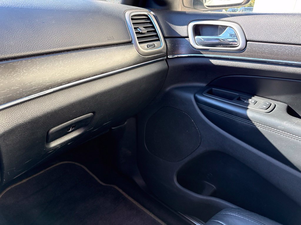 Used 2018 Jeep Grand Cherokee Limited AWD/4WD image 27