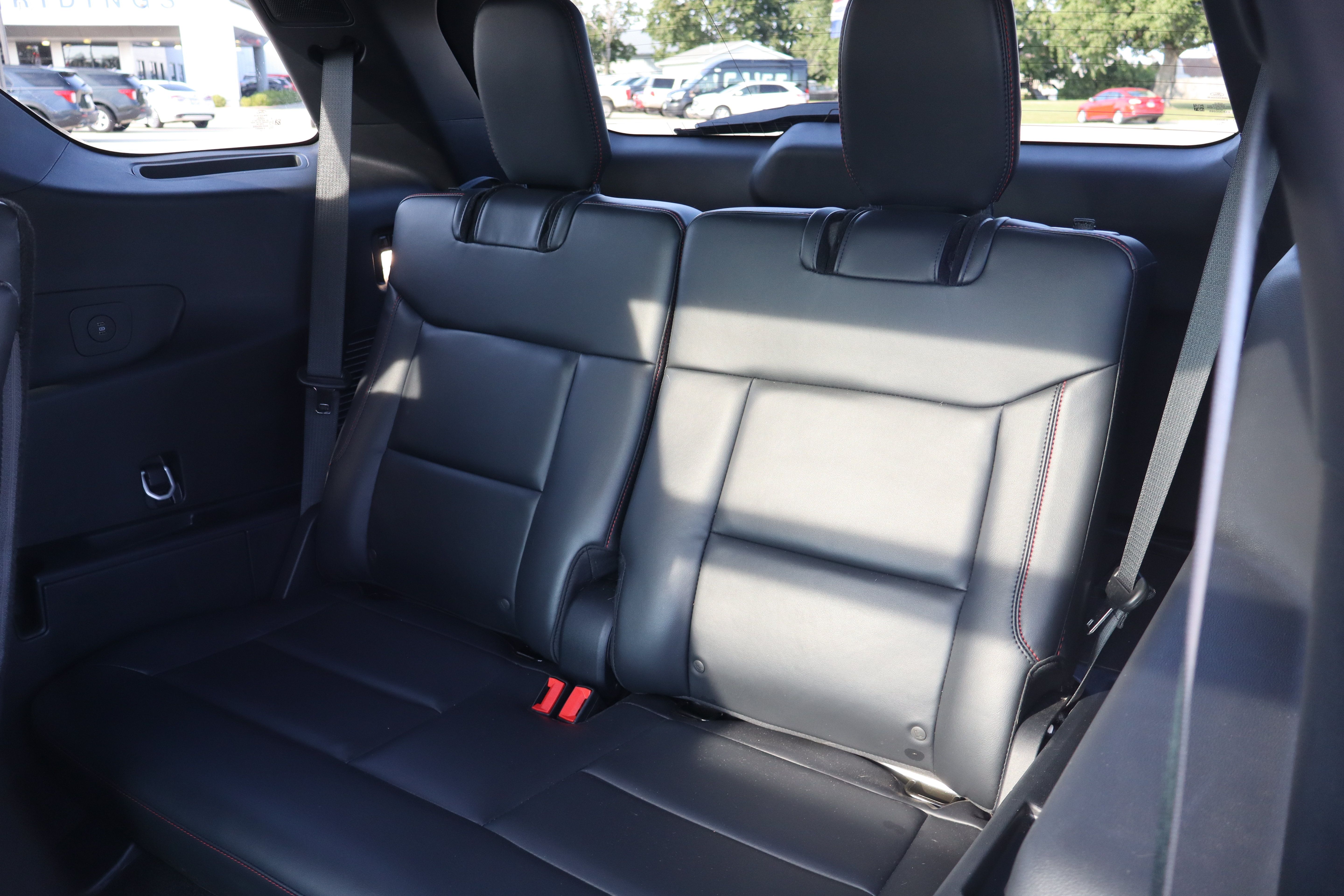 Used 2025 Ford Explorer ST-Line w/ Premium Package AWD/4WD image 11