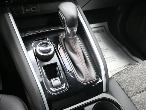 Used 2024 Chevrolet Colorado Z71 w/ Z71 Convenience Package 2 image 43