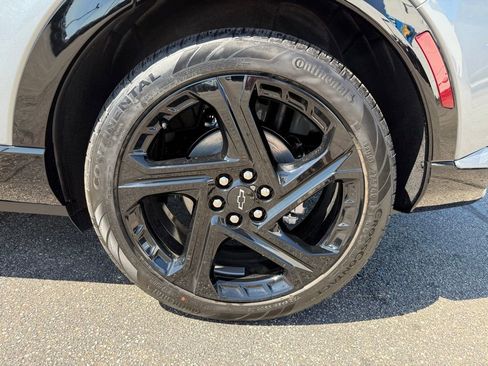 New 2025 Chevrolet Equinox EV RS image 32