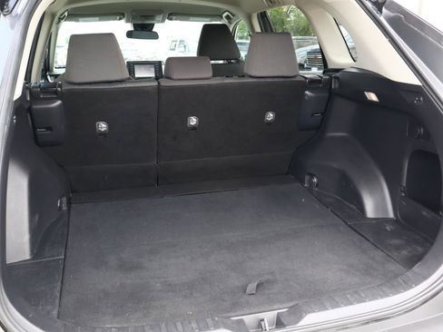 Used 2022 Toyota RAV4 XLE AWD/4WD image 20