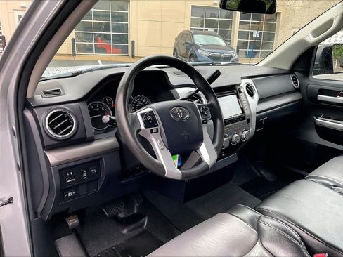 Used 2017 Toyota Tundra SR5 AWD/4WD image 8