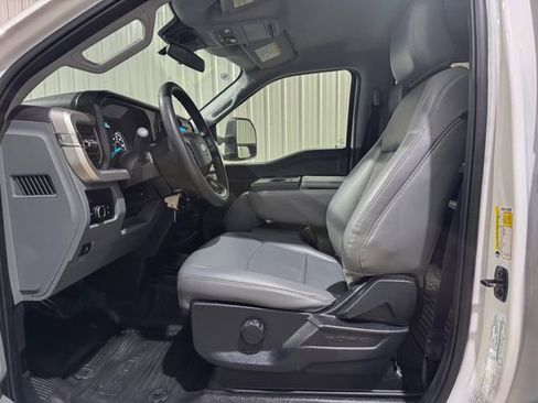 Used 2025 Ford F250 XL AWD/4WD image 11