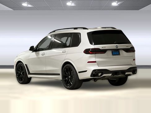 New 2026 BMW X7 xDrive40i w/ Executive Package image 3