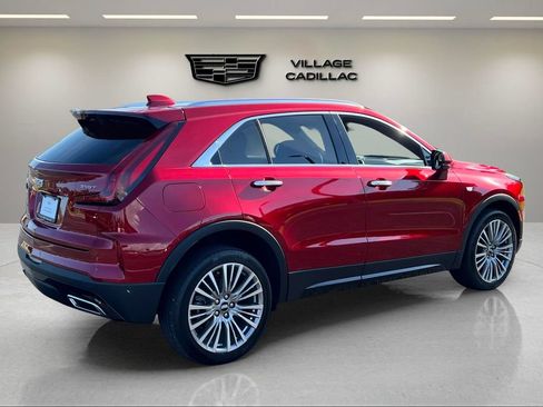 Used 2024 Cadillac XT4 Premium Luxury w/ Technology Package FWD image 5