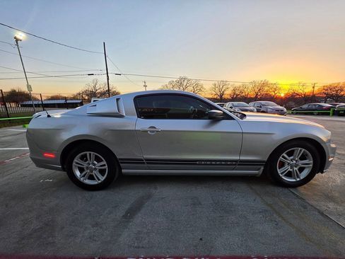 Used 2013 Ford Mustang Coupe image 11