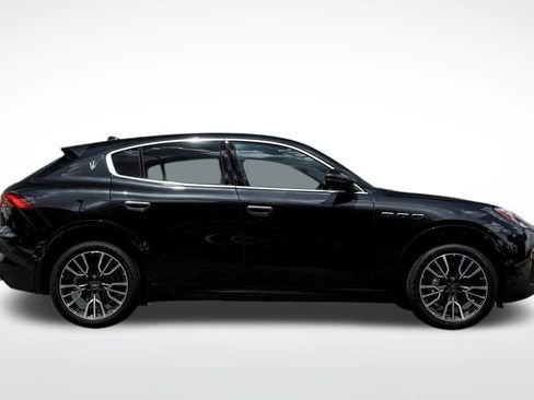 New 2025 Maserati Grecale GT image 6