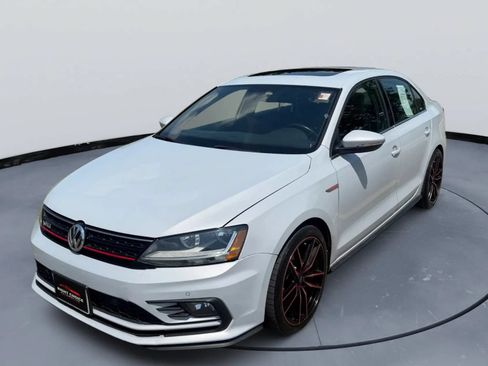 Used 2017 Volkswagen Jetta GLI FWD image 2