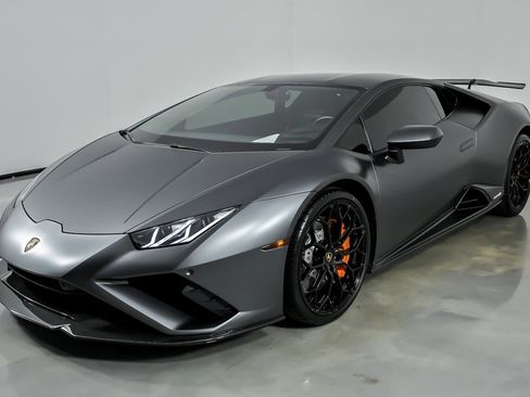 Used 2022 Lamborghini Huracan EVO RWD image 5