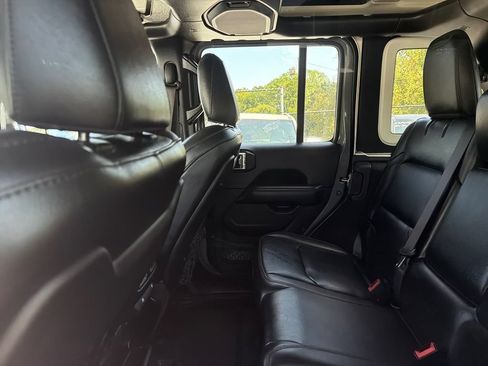 Used 2019 Jeep Wrangler Unlimited Rubicon AWD/4WD image 11