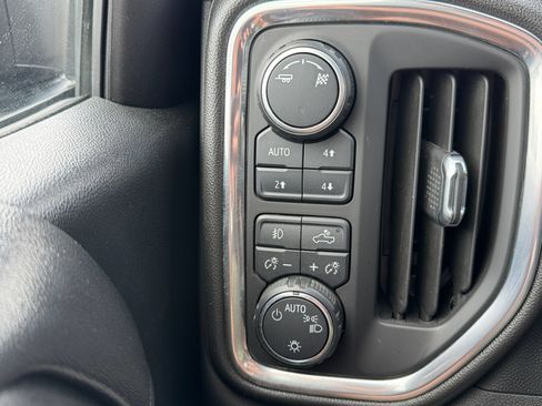 Used 2019 Chevrolet Silverado 1500 LT Trail Boss w/ Convenience Package AWD/4WD image 18