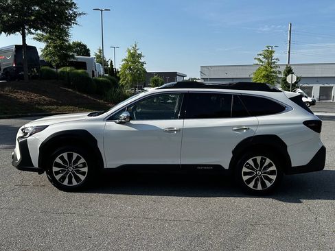Used 2024 Subaru Outback Touring AWD/4WD image 4