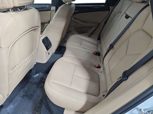 New 2026 Porsche Macan image 24