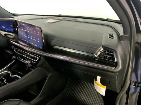 Used 2025 Chevrolet Traverse High Country w/ LPO, Floor Liner Package AWD/4WD image 16