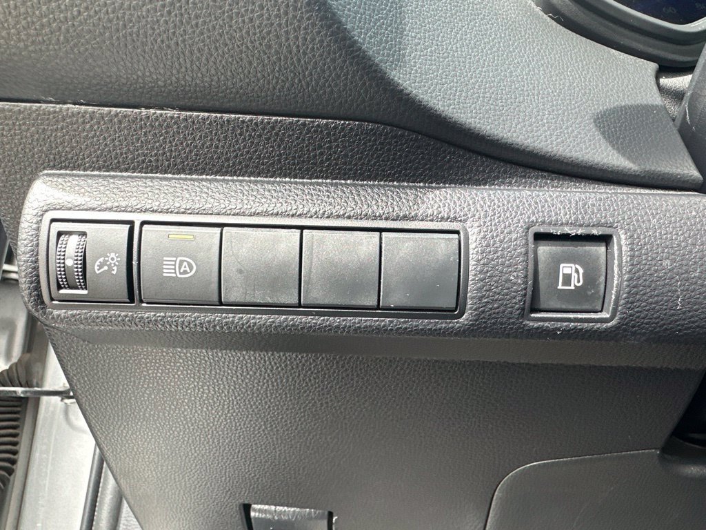 Used 2022 Toyota Corolla LE FWD image 12