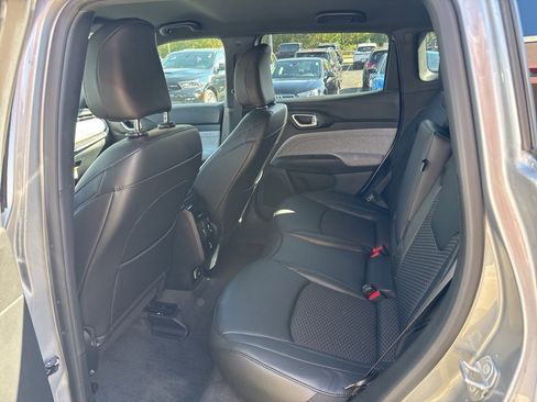 Used 2023 Jeep Compass Latitude w/ Convenience Group image 42