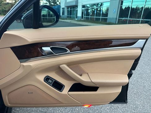 Used 2011 Porsche Panamera S image 33