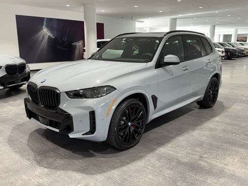 New 2026 BMW X5 sDrive40i w/ M Sport Package image 3