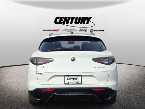 Used 2024 Alfa Romeo Stelvio Veloce AWD/4WD image 5