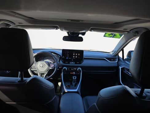 Used 2023 Toyota RAV4 XLE Premium image 16