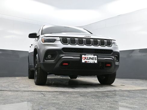 Used 2023 Jeep Compass Trailhawk image 31