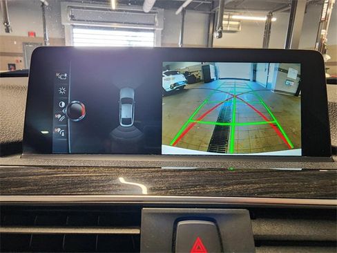 Used 2017 BMW 340i Gran Turismo xDrive image 18