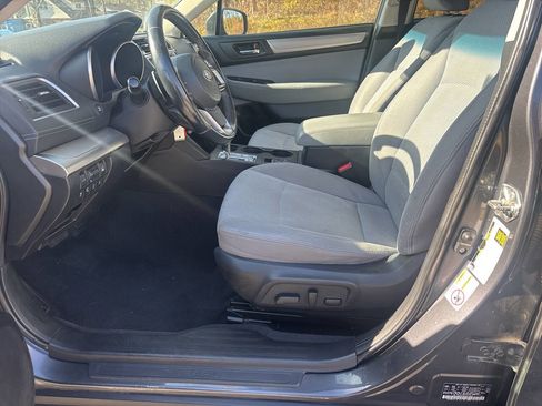 Used 2018 Subaru Outback 2.5i Premium image 19